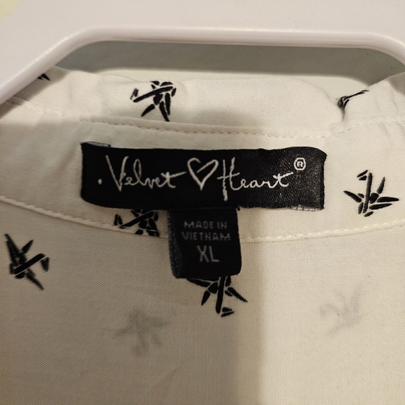 Old Navy White Button-Down Shirt with Navy Mini Print - Picture 9 of 9